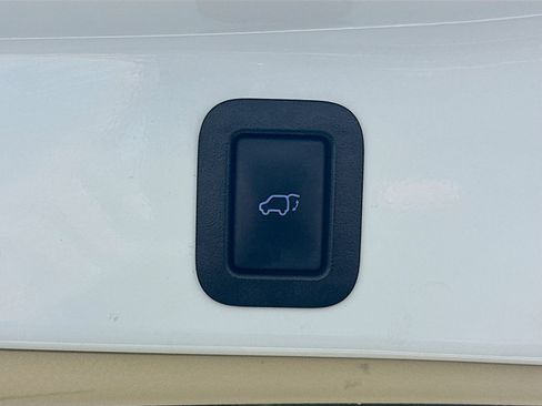 Used 2017 Toyota Highlander Limited Platinum image 33