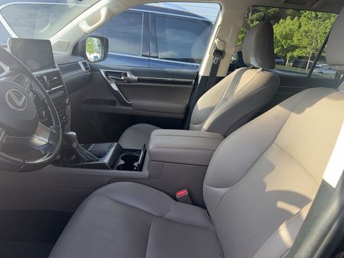 Used 2022 Lexus GX 460 Premium AWD/4WD image 2