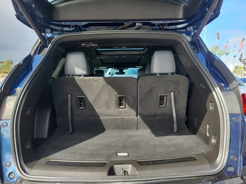 Used 2023 Buick Enclave Premium w/ Experience Buick Package FWD image 16