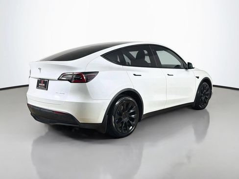 Used 2022 Tesla Model Y Long Range AWD/4WD image 7
