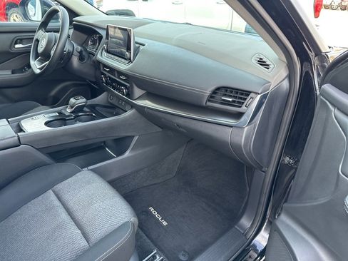 Used 2024 Nissan Rogue SV image 55