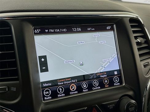 Used 2018 Jeep Grand Cherokee Altitude image 13