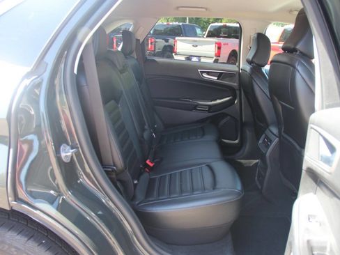 Used 2023 Ford Edge SEL image 13