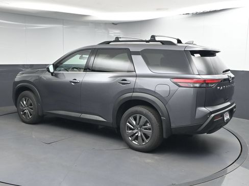 Certified 2025 Nissan Pathfinder SV FWD image 5