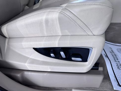 Used 2019 Cadillac Escalade Luxury image 14