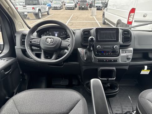 Used 2025 RAM ProMaster 2500 w/ Storage Group image 7