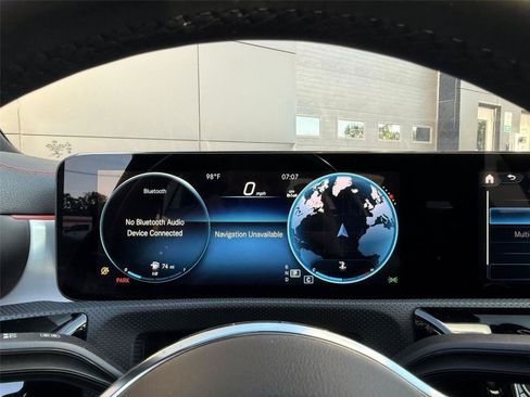 Used 2023 Mercedes-Benz CLA 250 4MATIC image 31