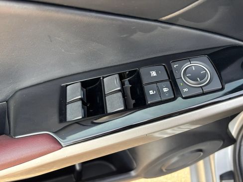 Used 2017 Lexus IS 200t RWD image 12