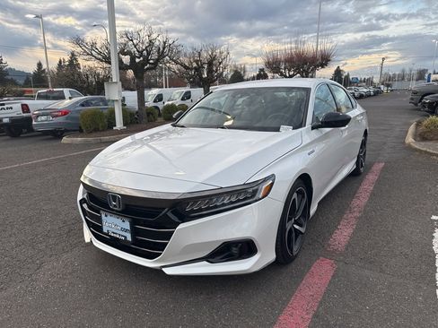 Used 2022 Honda Accord Sport image 3