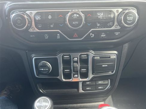 Used 2020 Jeep Gladiator Overland w/ Uconnect 4C Nav & Sound Group image 21