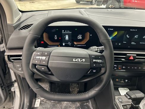 New 2026 Kia Sportage EX image 13