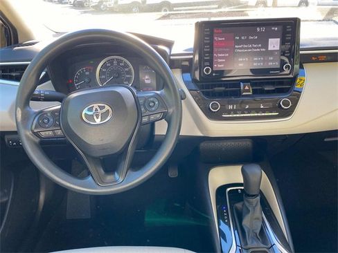 Used 2022 Toyota Corolla LE image 8