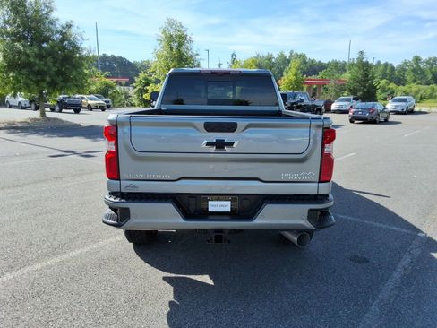Used 2024 Chevrolet Silverado 3500 High Country w/ High Country Premium Package AWD/4WD image 6