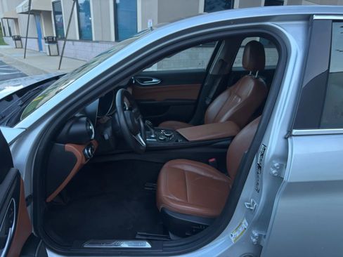 Used 2019 Alfa Romeo Giulia AWD image 13