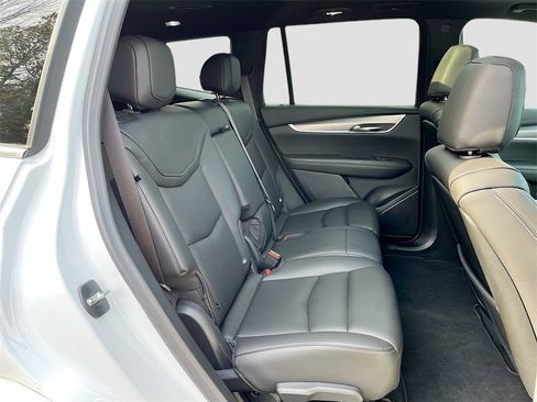 Certified 2024 Cadillac XT6 Luxury w/ LPO, Floor Liner Package image 27