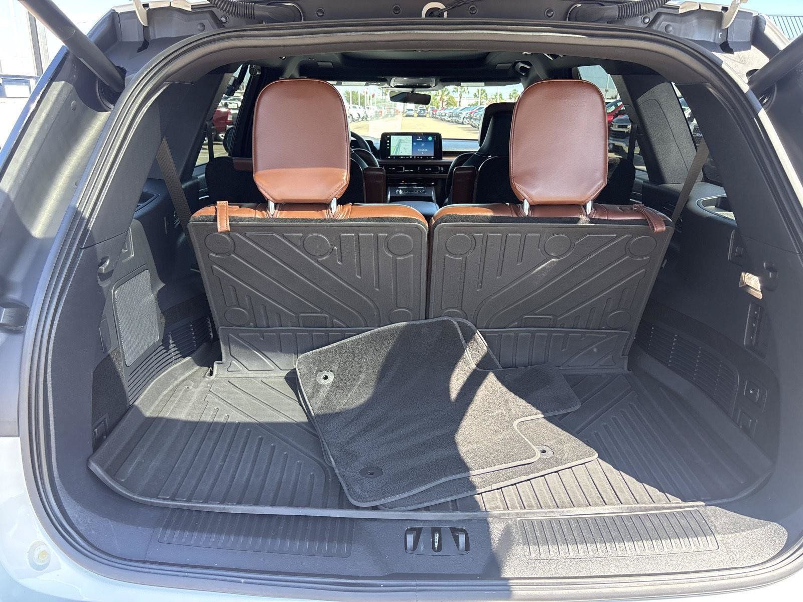 Used 2025 Lincoln Aviator Reserve w/ Luxury Package RWD image 15