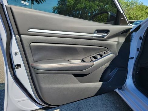 Used 2024 Nissan Altima 2.5 SR FWD image 20