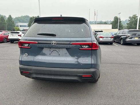 Used 2025 Toyota Grand Highlander AWD image 11