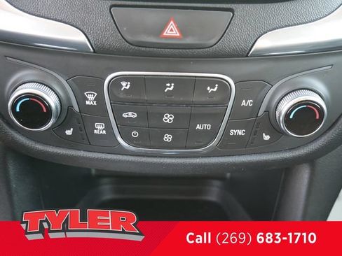 Used 2020 Chevrolet Equinox LT w/ Driver Convenience Package FWD image 33