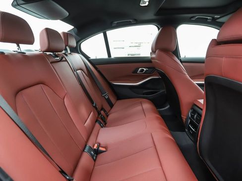 Used 2025 BMW 330i xDrive Sedan w/ Premium Package image 24