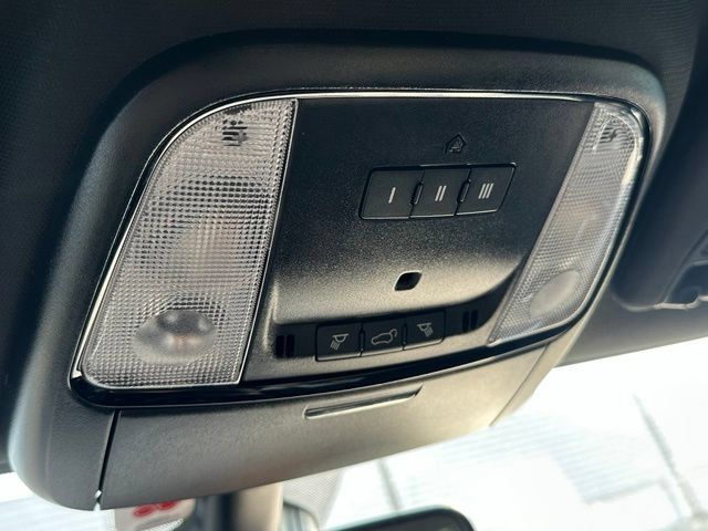 Used 2025 Dodge Durango GT w/ Blacktop Package AWD/4WD image 33