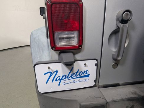 Used 2012 Jeep Wrangler Unlimited Sport AWD/4WD image 9