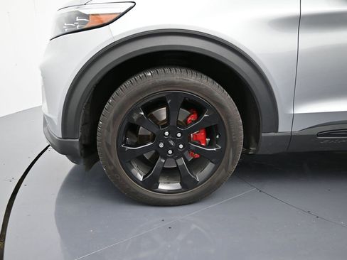 Used 2023 Ford Explorer ST w/ Equipment Group 401A image 9