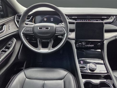 Used 2023 Jeep Grand Cherokee 4WD 4xe image 19