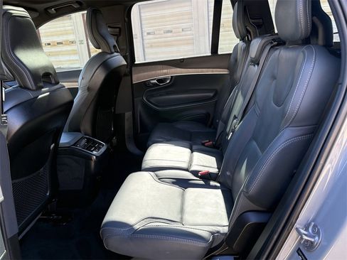 Used 2024 Volvo XC90 B6 Ultimate w/ Protection Package Premier image 23