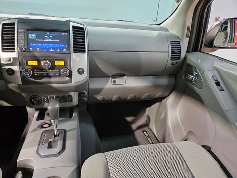 Used 2021 Nissan Frontier SV AWD/4WD image 11