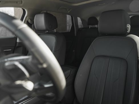 Certified 2023 Audi e-tron Premium Plus w/ Premium Plus Package image 21