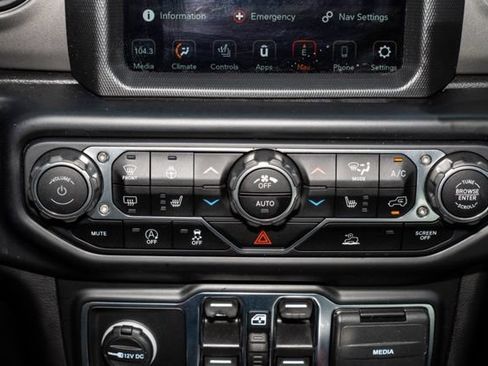 Used 2022 Jeep Wrangler Unlimited Sport w/ Sun And Sound Package AWD/4WD image 19