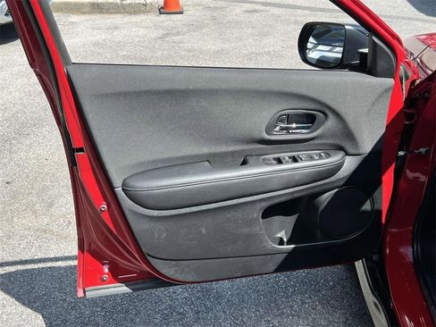 Used 2019 Honda HR-V Sport image 17