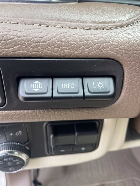 Used 2023 GMC Yukon XL Denali w/ Advanced Technology Package AWD/4WD image 9