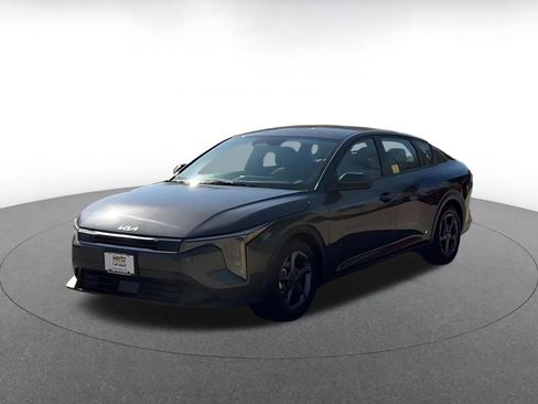 Used 2025 Kia K4 LXS image 4