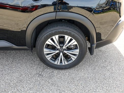 Used 2023 Nissan Rogue SV image 11