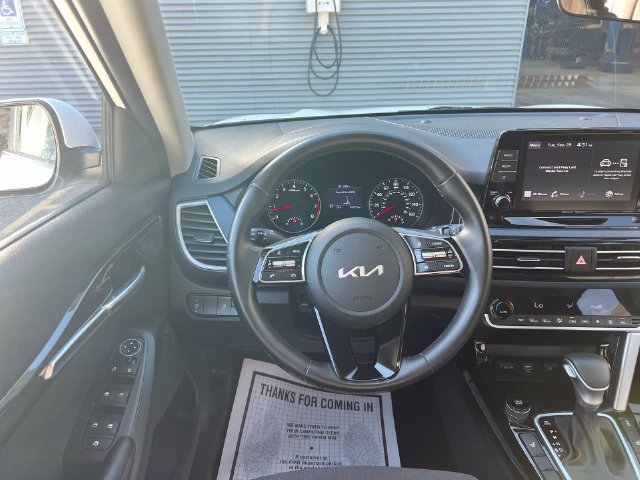 Used 2023 Kia Seltos S AWD/4WD image 13