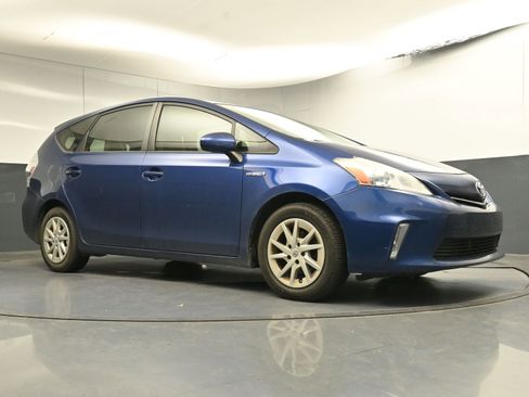 Used 2012 Toyota Prius V Two image 21