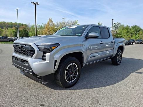 Certified 2025 Toyota Tacoma TRD Sport w/ TRD Sport Upgrade Package image 3