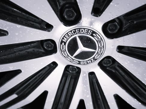 Used 2023 Mercedes-Benz EQS 580 4MATIC SUV image 9