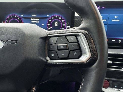 Used 2025 Ford Mustang GT RWD image 32