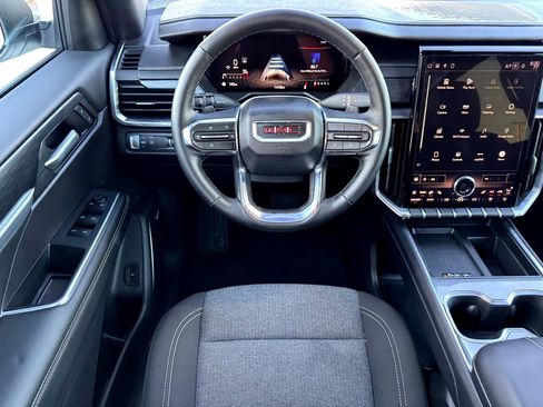 Used 2025 GMC Acadia Elevation image 23