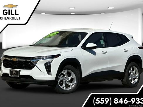 Used 2024 Chevrolet Trax LS w/ LS Convenience Package FWD image 1
