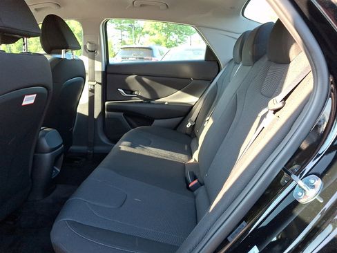 Used 2026 Hyundai Elantra SE FWD image 10