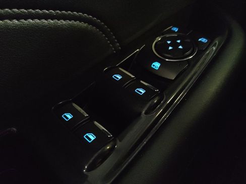 Used 2018 Ford Edge Titanium w/ Ford Safe & Smart Package FWD image 27