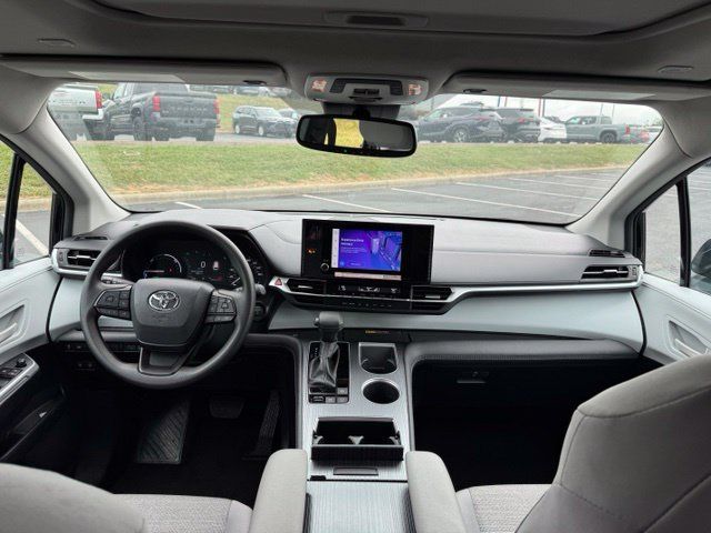 Certified 2025 Toyota Sienna LE w/ LE Plus Package AWD/4WD image 20