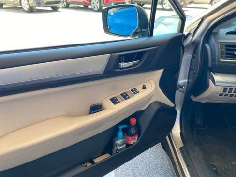 Used 2017 Subaru Outback 2.5i Premium AWD/4WD image 31
