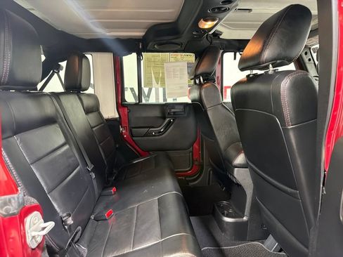 Used 2012 Jeep Wrangler Unlimited Sahara AWD/4WD image 15