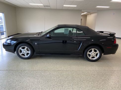 Used 2002 Ford Mustang Deluxe image 11