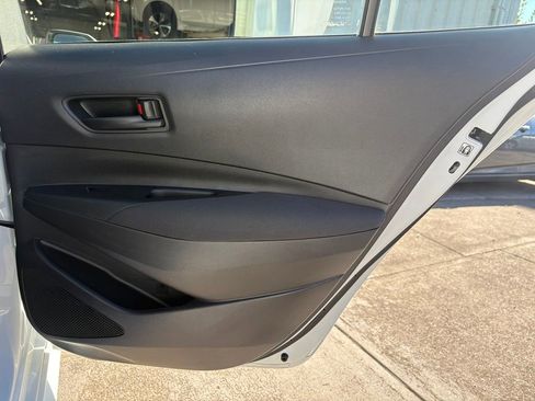 Used 2023 Toyota Corolla LE image 31